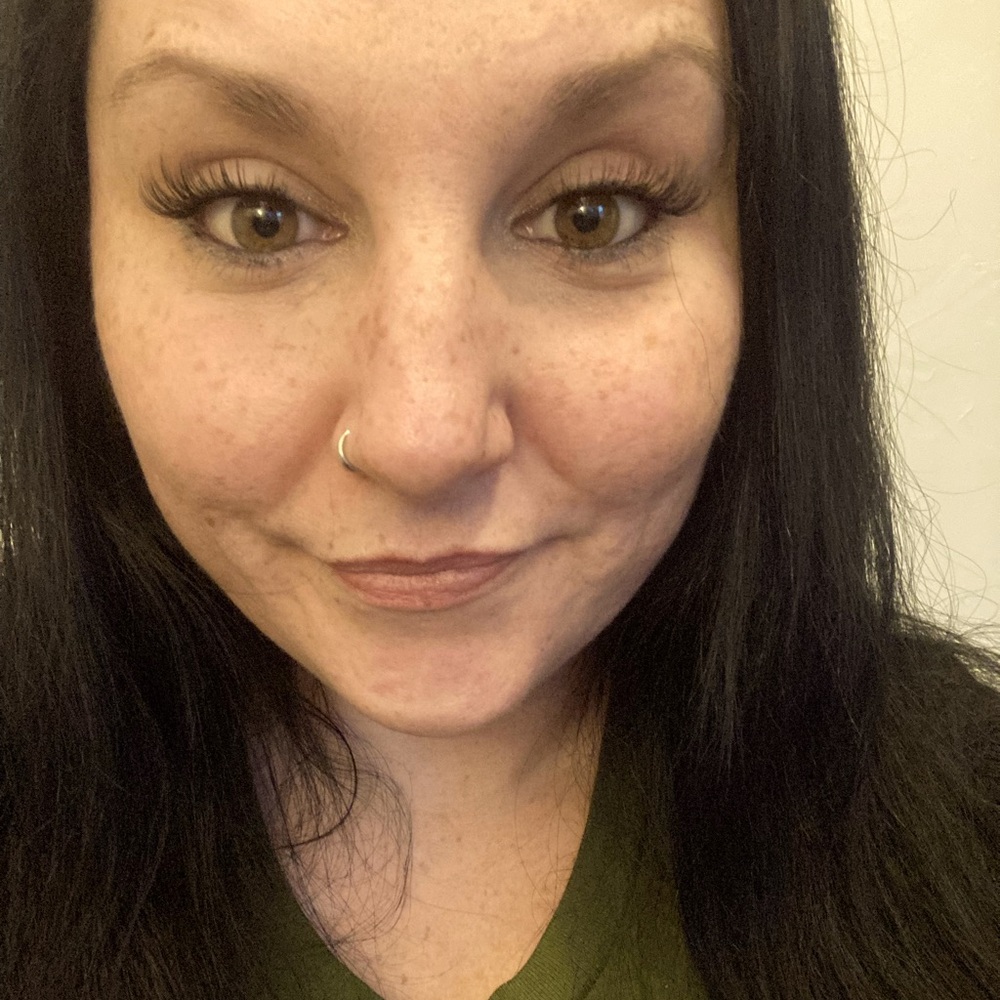 Meet your Posher, Danae